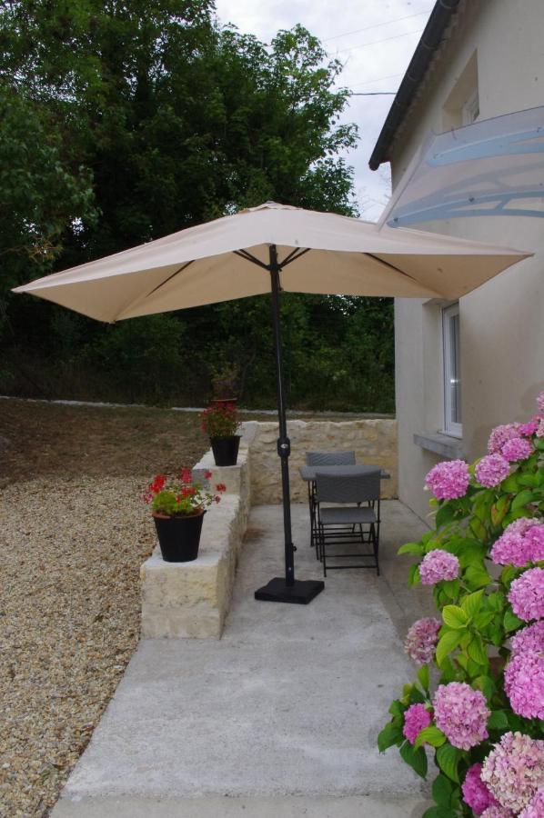 Le Clos Des Oiseaux Saintes Exterior photo