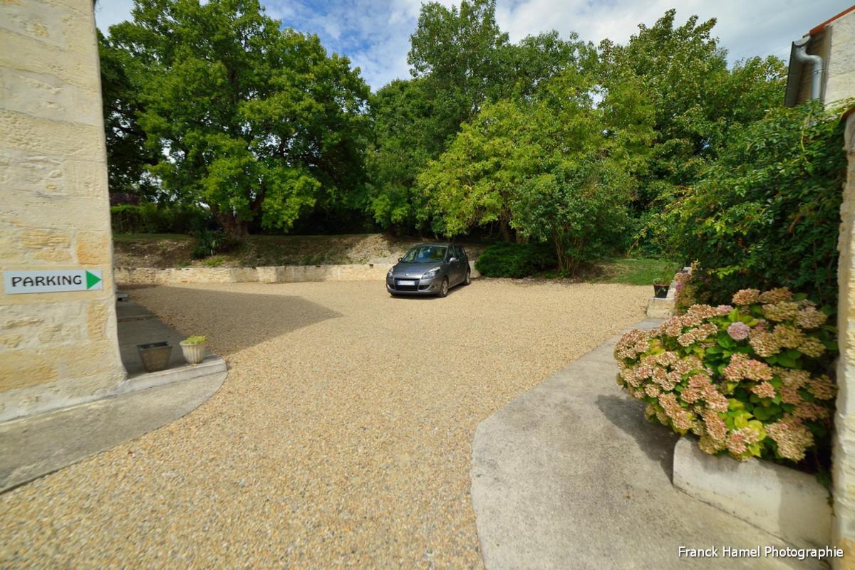 Le Clos Des Oiseaux Saintes Exterior photo