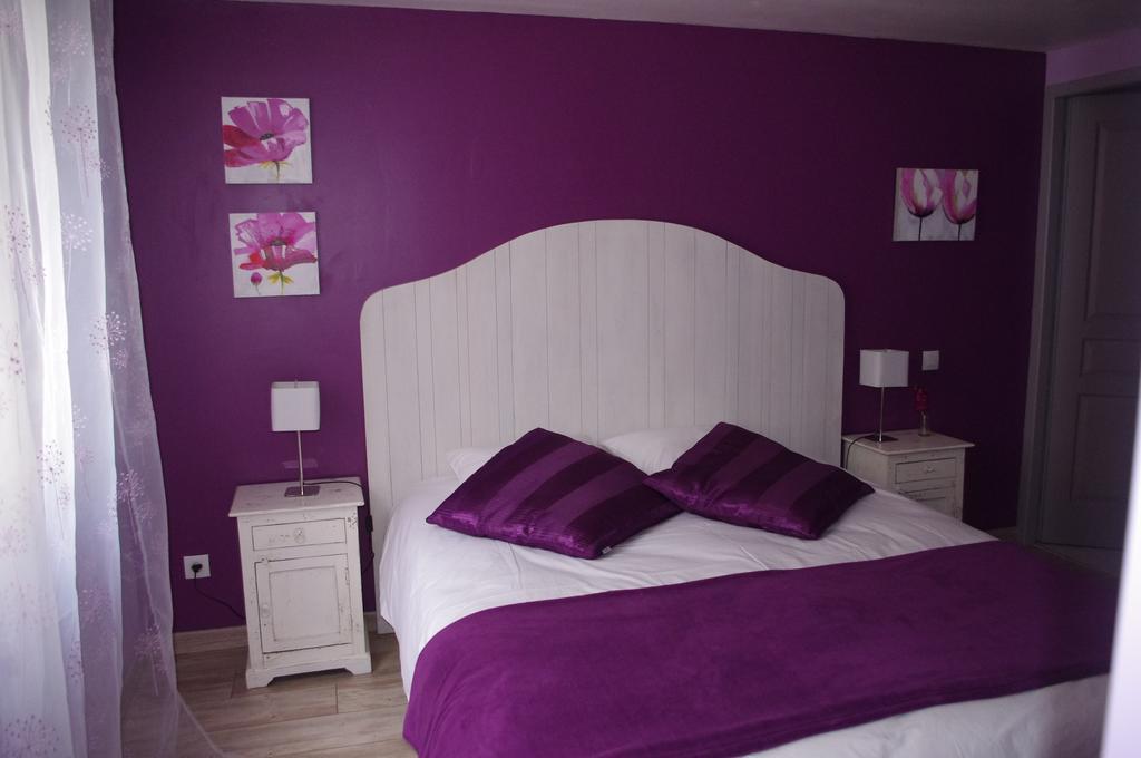 Le Clos Des Oiseaux Saintes Room photo